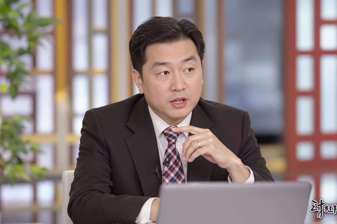 911吃瓜网页 - 某知名主持人被曝收受巨额礼品，内部人士提供详细账单