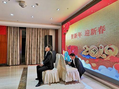 销售男女洽谈区在线视频,揭秘现代商务沟通新趋势